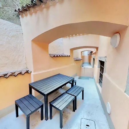 Triestevillas Rou's Tailor Made Studio Old Town * Τεργέστη