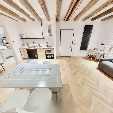Triestevillas Rou's Tailor Made Studio Old Town