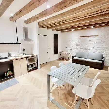 Triestevillas Rou's Tailor Made Studio Old Town Διαμέρισμα *