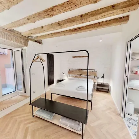 Διαμέρισμα Triestevillas Rou's Tailor Made Studio Old Town